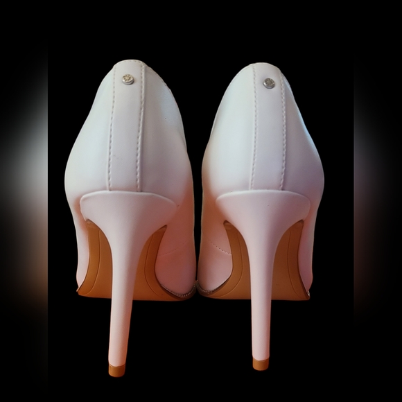 BCBGeneration Harlia White size 7 silver Deco chain Pump - Picture 6 of 7